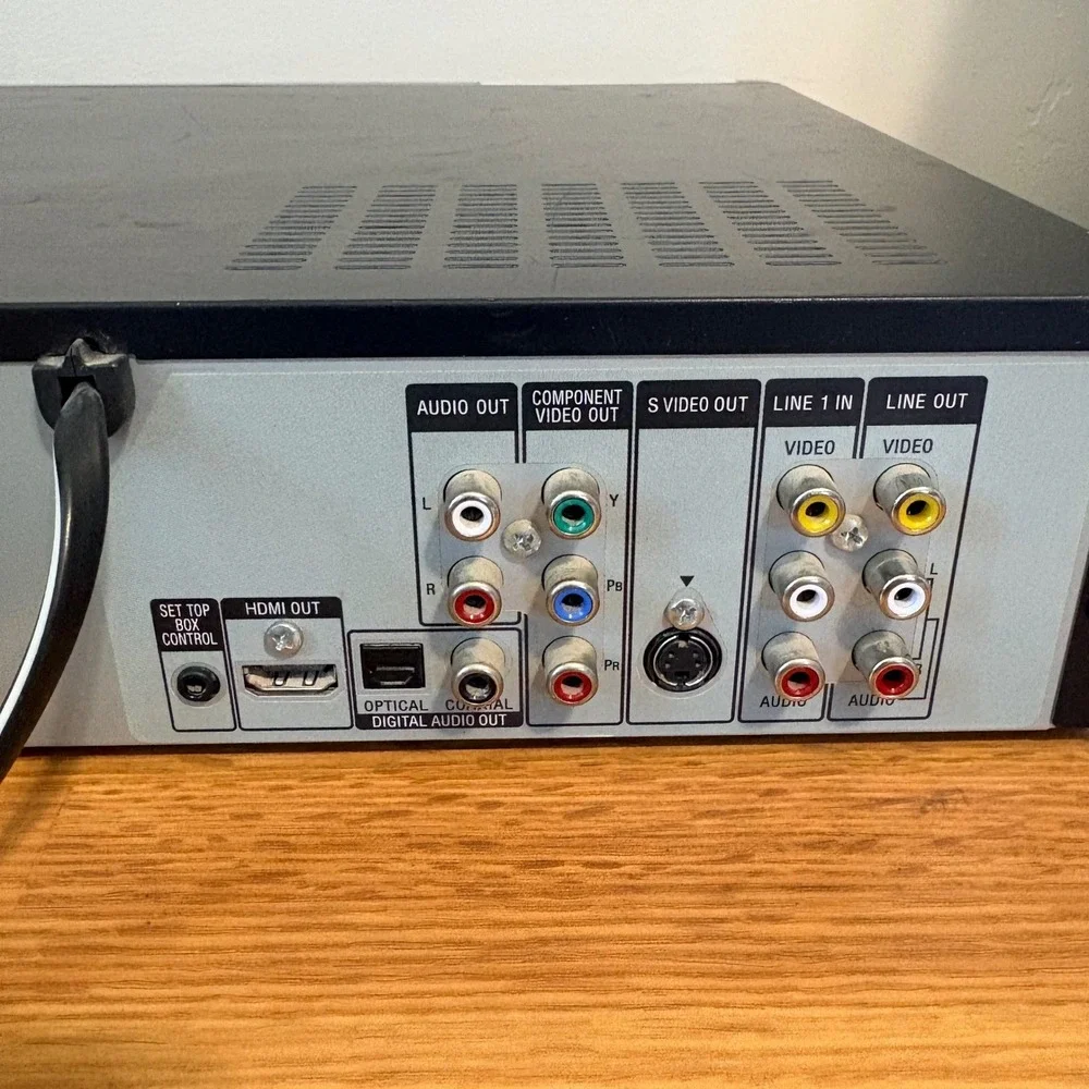 FOR PARTS Sony DVD Recorder VCR Combo RDR-VX525 HDMI 1080i Upscaling NOT WORKING